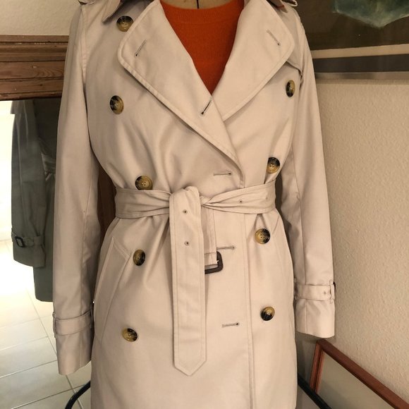 Burberry Trench Coat, Short (mid-thigh), Womens - Picture 3 of 15